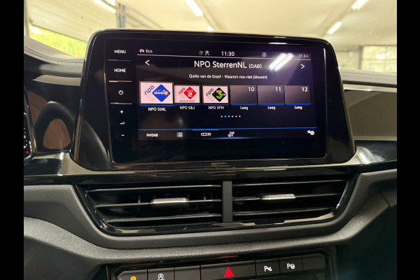 Volkswagen T-Roc 1.5 TSI R-Line Black Style | Panorama|IQ.Light|ACC|Discover Pro|Beats | Trekhaak | Camera | Trekhaak