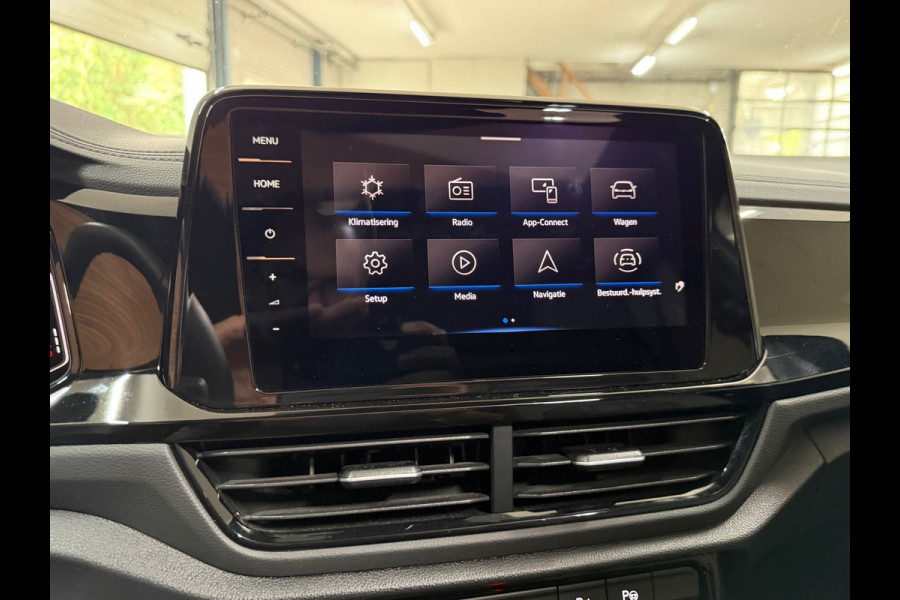Volkswagen T-Roc 1.5 TSI R-Line Black Style | Panorama|IQ.Light|ACC|Discover Pro|Beats | Trekhaak | Camera | Trekhaak