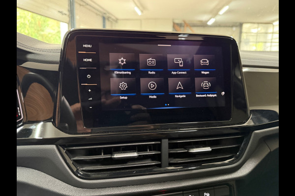 Volkswagen T-Roc 1.5 TSI R-Line Black Style | Panorama|IQ.Light|ACC|Discover Pro|Beats | Trekhaak | Camera | Trekhaak