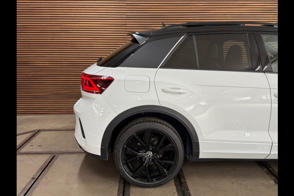Volkswagen T-Roc 1.5 TSI R-Line Black Style | Panorama|IQ.Light|ACC|Discover Pro|Beats | Trekhaak | Camera | Trekhaak
