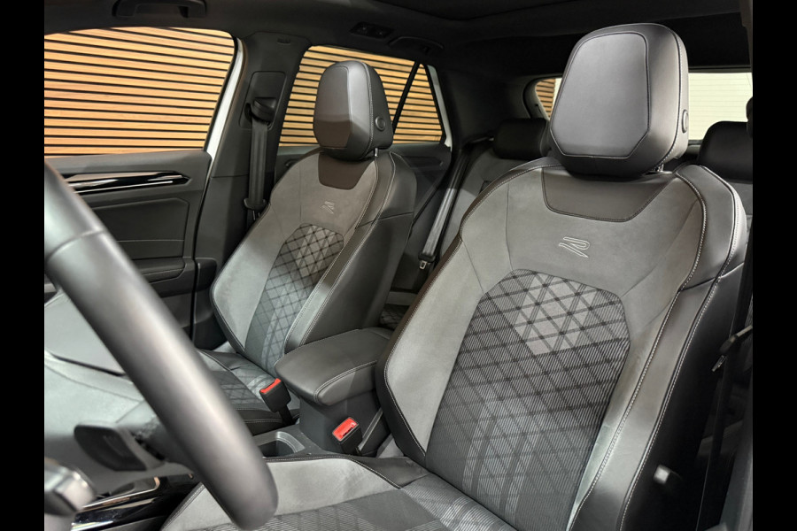 Volkswagen T-Roc 1.5 TSI R-Line Black Style | Panorama|IQ.Light|ACC|Discover Pro|Beats | Trekhaak | Camera | Trekhaak