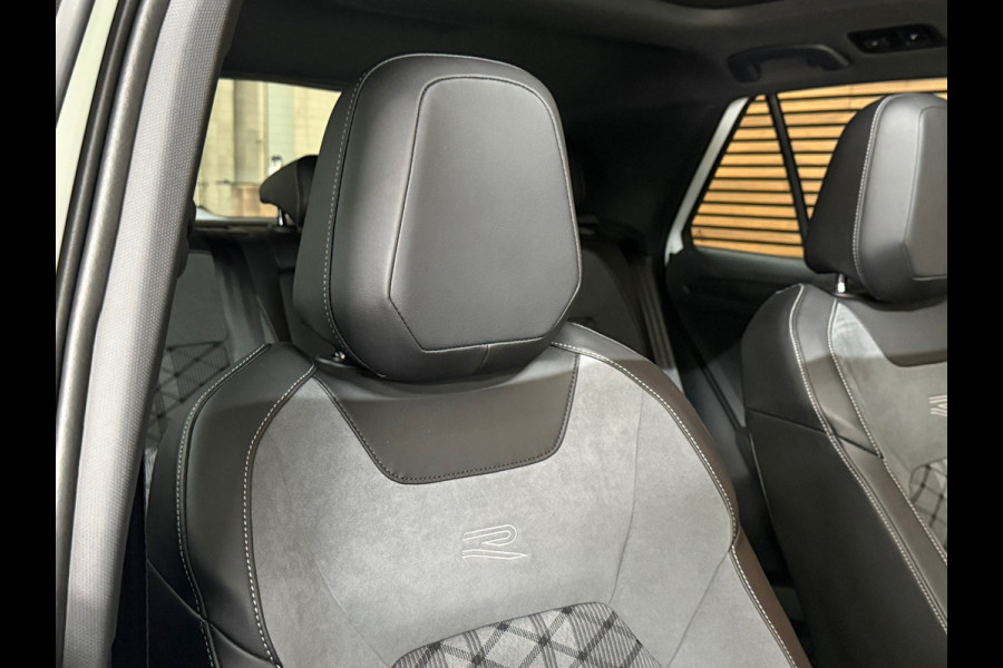 Volkswagen T-Roc 1.5 TSI R-Line Black Style | Panorama|IQ.Light|ACC|Discover Pro|Beats | Trekhaak | Camera | Trekhaak