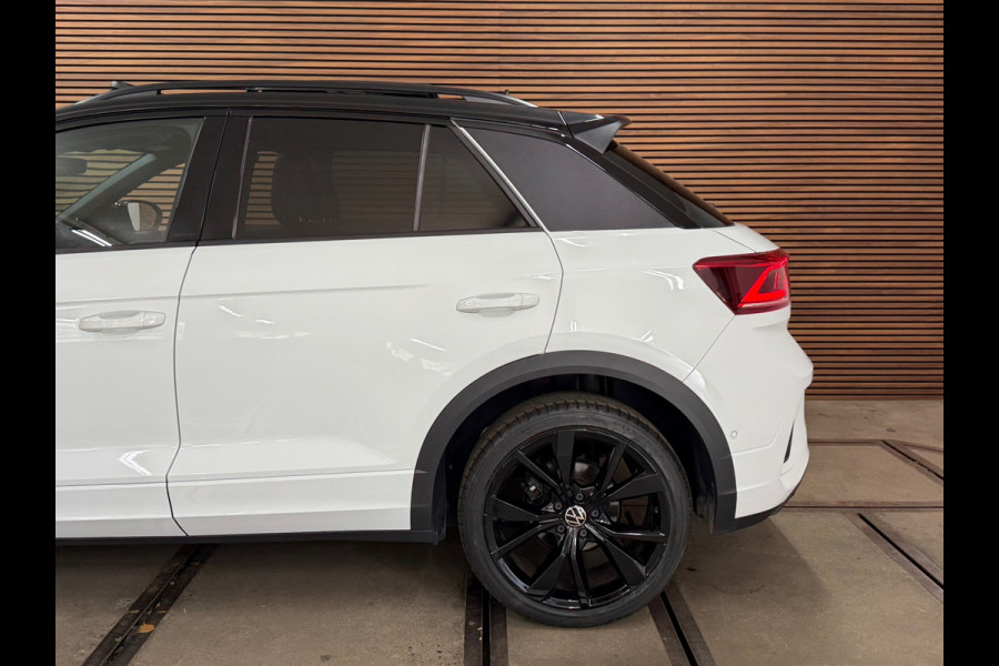 Volkswagen T-Roc 1.5 TSI R-Line Black Style | Panorama|IQ.Light|ACC|Discover Pro|Beats | Trekhaak | Camera | Trekhaak