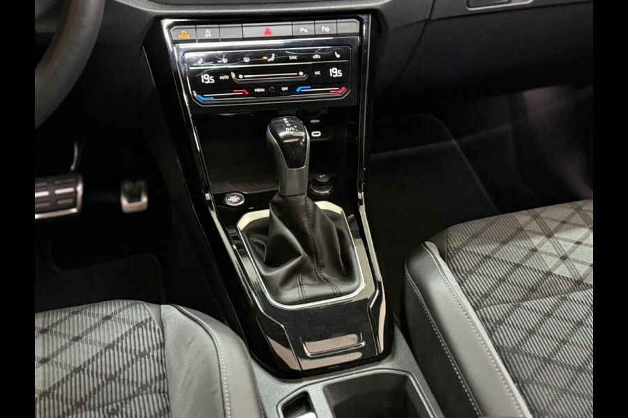 Volkswagen T-Roc 1.5 TSI R-Line Black Style | Panorama|IQ.Light|ACC|Discover Pro|Beats | Trekhaak | Camera | Trekhaak