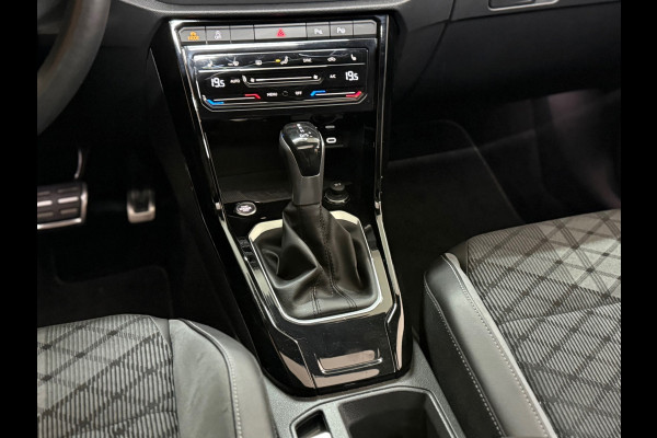 Volkswagen T-Roc 1.5 TSI R-Line Black Style | Panorama|IQ.Light|ACC|Discover Pro|Beats | Trekhaak | Camera | Trekhaak