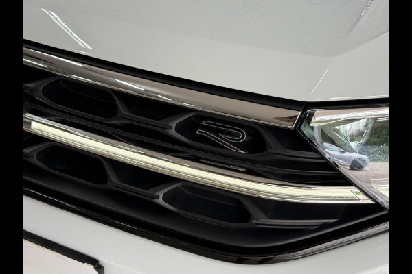 Volkswagen T-Roc 1.5 TSI R-Line Black Style | Panorama|IQ.Light|ACC|Discover Pro|Beats | Trekhaak | Camera | Trekhaak