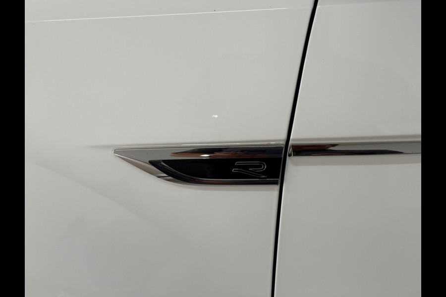 Volkswagen T-Roc 1.5 TSI R-Line Black Style | Panorama|IQ.Light|ACC|Discover Pro|Beats | Trekhaak | Camera | Trekhaak