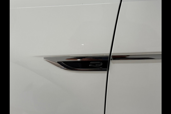 Volkswagen T-Roc 1.5 TSI R-Line Black Style | Panorama|IQ.Light|ACC|Discover Pro|Beats | Trekhaak | Camera | Trekhaak