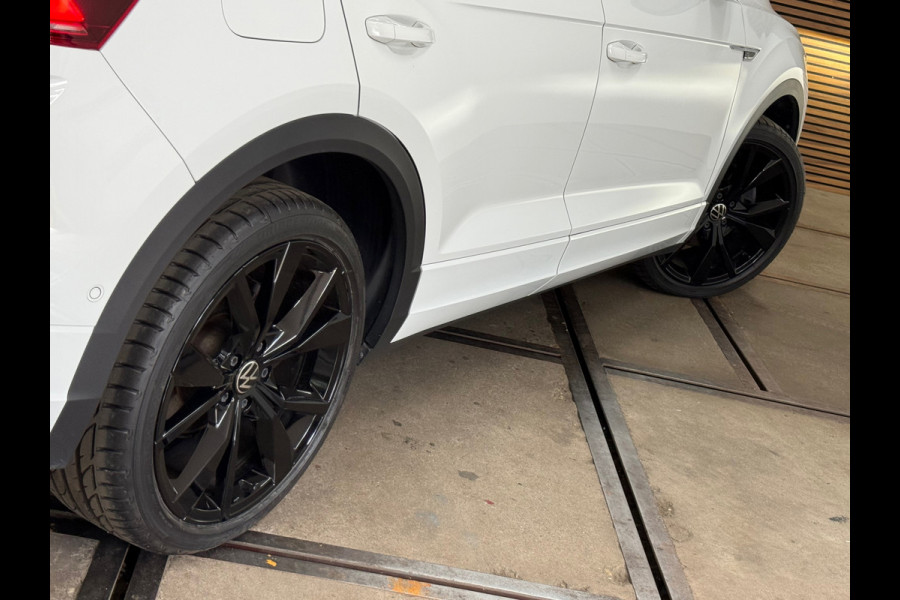 Volkswagen T-Roc 1.5 TSI R-Line Black Style | Panorama|IQ.Light|ACC|Discover Pro|Beats | Trekhaak | Camera | Trekhaak