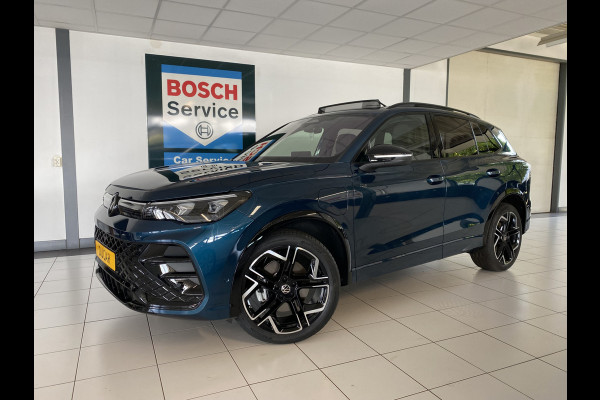 Volkswagen Tiguan 1.5 eHybrid R-Line Edition 272 PK Full Option, Panoramadak ,  Headup , Dynamic Light, Trekhaak, Leer , Massage stoelen