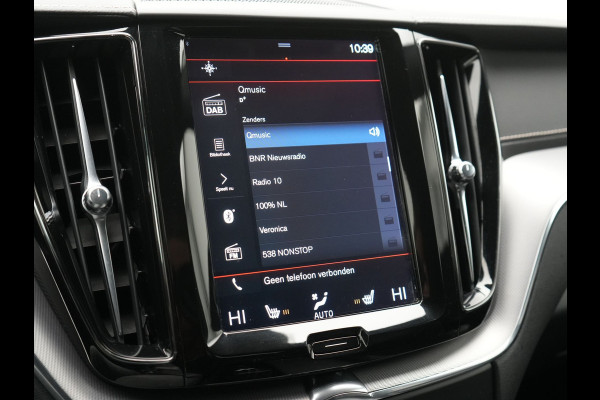 Volvo XC60 Recharge T8 AWD R-Design PHEV 391pk Dealer O.H. | Panodak | Luchtvering | Head Up | Camera | Harman & Kardon | Sportstoelen Memory & Verwarmd | 21"L.M | Apple Carplay | Keyless | Blis | Virtual | Navigatie | DAB | Plug In Hybrid