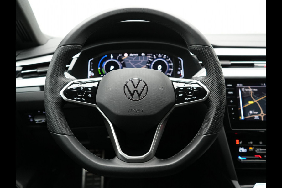 Volkswagen Arteon 1.4 TSI eHybrid R-Line Plug In Hybrid 218pk Dealer O.H. PHEV | Lederen Sportstoelen Memory & Massage | Adaptive Cruise | Camera | Matrix LED | Apple Carplay | Voorstoelen Verwarmd | Blis | Virtual | Navigatie | DAB |