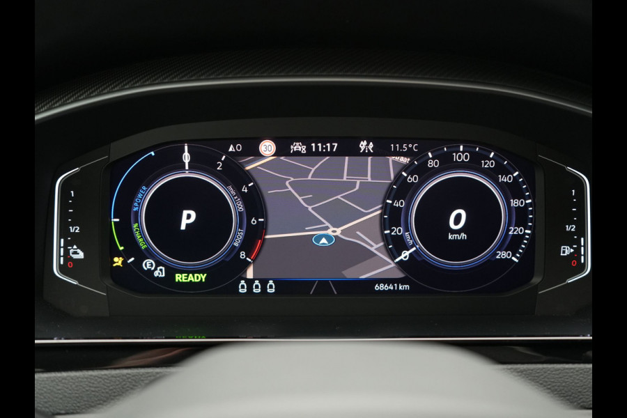 Volkswagen Arteon 1.4 TSI eHybrid R-Line Plug In Hybrid 218pk Dealer O.H. PHEV | Lederen Sportstoelen Memory & Massage | Adaptive Cruise | Camera | Matrix LED | Apple Carplay | Voorstoelen Verwarmd | Blis | Virtual | Navigatie | DAB |