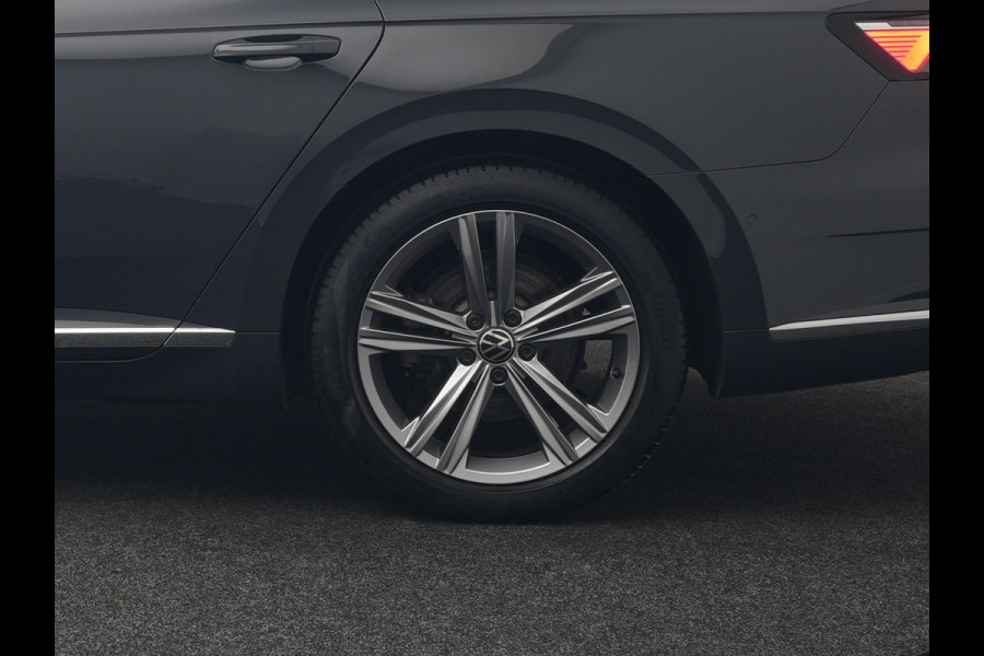 Volkswagen Arteon 1.4 TSI eHybrid R-Line Plug In Hybrid 218pk Dealer O.H. PHEV | Lederen Sportstoelen Memory & Massage | Adaptive Cruise | Camera | Matrix LED | Apple Carplay | Voorstoelen Verwarmd | Blis | Virtual | Navigatie | DAB |
