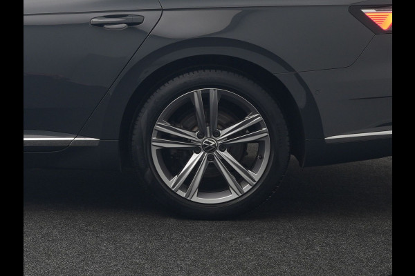 Volkswagen Arteon 1.4 TSI eHybrid R-Line Plug In Hybrid 218pk Dealer O.H. PHEV | Lederen Sportstoelen Memory & Massage | Adaptive Cruise | Camera | Matrix LED | Apple Carplay | Voorstoelen Verwarmd | Blis | Virtual | Navigatie | DAB |