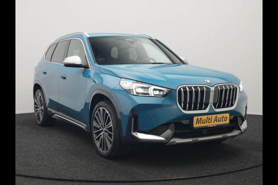 BMW X1 xDrive30e xLine PHEV 327pk Dealer O.H. | 20" Individual | Camera | Lederen Sportstoelen & Stuur Verwarmd | Sfeerverlichting | Apple Carplay | Blis | Keyless | Navigatie | DAB | Cruise Control | 20"L.M | Plug In Hybrid |