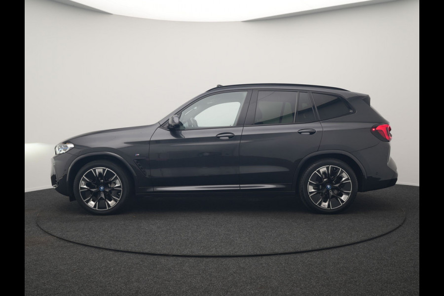 BMW iX3 M Sport High Executive 80 kWh 286pk Dealer O.H | Trekhaak Af Fabriek | Panodak | Laser LED | Head Up | Adaptive Cruise | 360 Camera | Lederen Sportstoelen Memory & Verwarmd | Harman / Kardon | Pilot Assist | Keyless | Blis | Apple Carplay | Navigatie | Virtual | DAB |