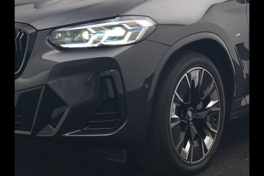 BMW iX3 M Sport High Executive 80 kWh 286pk Dealer O.H | Trekhaak Af Fabriek | Panodak | Laser LED | Head Up | Adaptive Cruise | 360 Camera | Lederen Sportstoelen Memory & Verwarmd | Harman / Kardon | Pilot Assist | Keyless | Blis | Apple Carplay | Navigatie | Virtual | DAB |