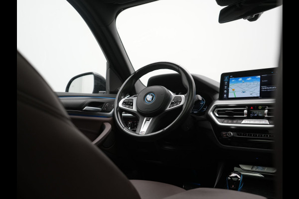 BMW iX3 M Sport High Executive 80 kWh 286pk Dealer O.H | Trekhaak Af Fabriek | Panodak | Laser LED | Head Up | Adaptive Cruise | 360 Camera | Lederen Sportstoelen Memory & Verwarmd | Harman / Kardon | Pilot Assist | Keyless | Blis | Apple Carplay | Navigatie | Virtual | DAB |