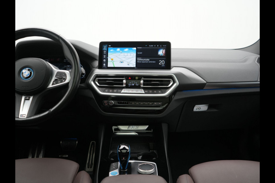BMW iX3 M Sport High Executive 80 kWh 286pk Dealer O.H | Trekhaak Af Fabriek | Panodak | Laser LED | Head Up | Adaptive Cruise | 360 Camera | Lederen Sportstoelen Memory & Verwarmd | Harman / Kardon | Pilot Assist | Keyless | Blis | Apple Carplay | Navigatie | Virtual | DAB |