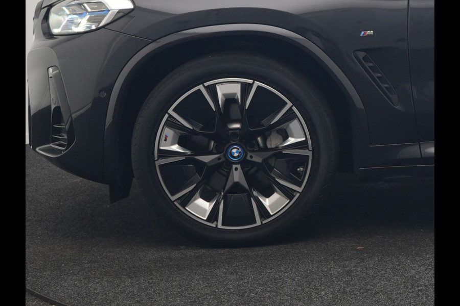 BMW iX3 M Sport High Executive 80 kWh 286pk Dealer O.H | Trekhaak Af Fabriek | Panodak | Laser LED | Head Up | Adaptive Cruise | 360 Camera | Lederen Sportstoelen Memory & Verwarmd | Harman / Kardon | Pilot Assist | Keyless | Blis | Apple Carplay | Navigatie | Virtual | DAB |