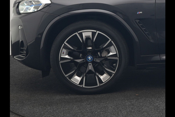 BMW iX3 M Sport High Executive 80 kWh 286pk Dealer O.H | Trekhaak Af Fabriek | Panodak | Laser LED | Head Up | Adaptive Cruise | 360 Camera | Lederen Sportstoelen Memory & Verwarmd | Harman / Kardon | Pilot Assist | Keyless | Blis | Apple Carplay | Navigatie | Virtual | DAB |