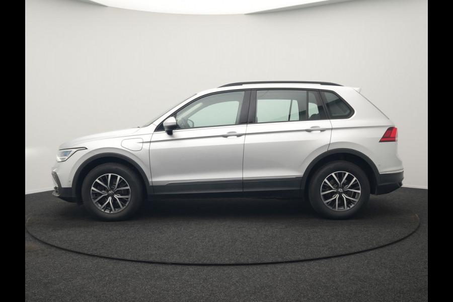 Volkswagen Tiguan 1.4 TSI eHybrid Life PHEV 245pk | Trekhaak Af Fabriek | Adaptive Cruise | Stoelen & Stuur Verwarmd | Navigatie | Virtual Cockpit | DAB | Plug In Hybrid |