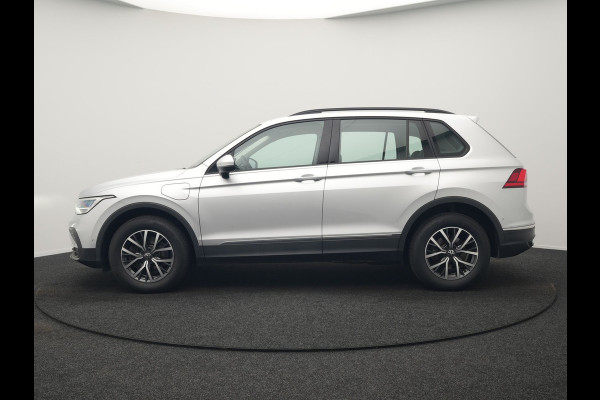 Volkswagen Tiguan 1.4 TSI eHybrid Life PHEV 245pk | Trekhaak Af Fabriek | Adaptive Cruise | Stoelen & Stuur Verwarmd | Navigatie | Virtual Cockpit | DAB | Plug In Hybrid |