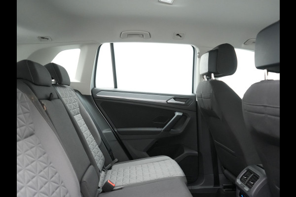 Volkswagen Tiguan 1.4 TSI eHybrid Life PHEV 245pk | Trekhaak Af Fabriek | Adaptive Cruise | Stoelen & Stuur Verwarmd | Navigatie | Virtual Cockpit | DAB | Plug In Hybrid |