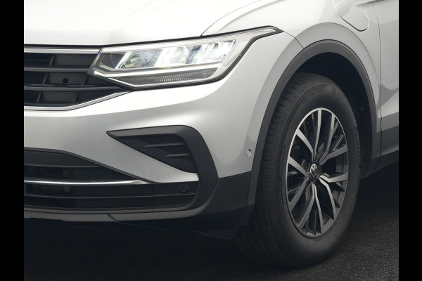 Volkswagen Tiguan 1.4 TSI eHybrid Life PHEV 245pk | Trekhaak Af Fabriek | Adaptive Cruise | Stoelen & Stuur Verwarmd | Navigatie | Virtual Cockpit | DAB | Plug In Hybrid |
