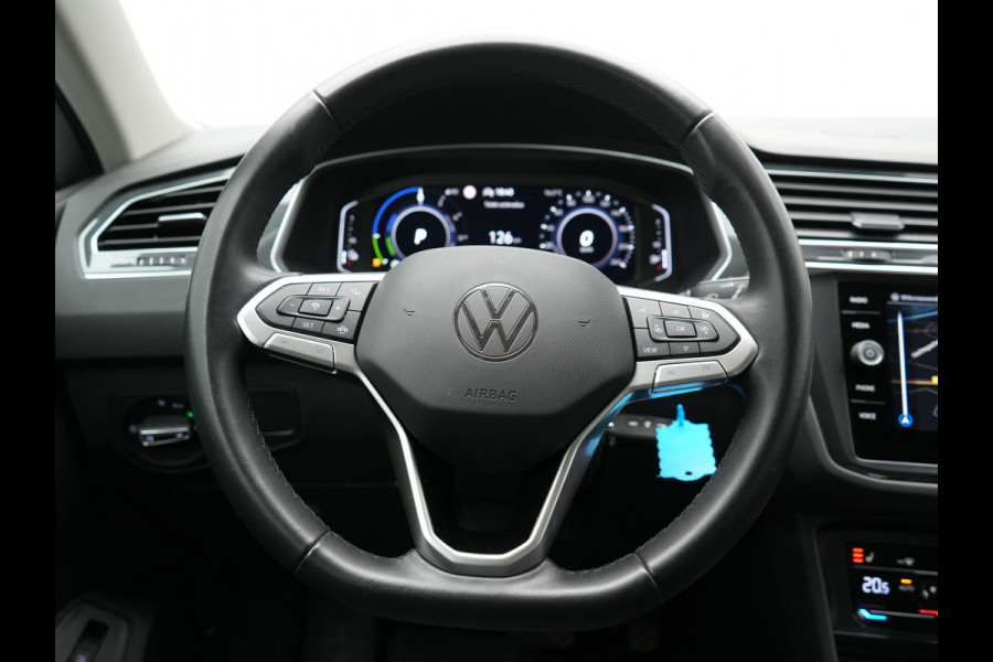 Volkswagen Tiguan 1.4 TSI eHybrid Life PHEV 245pk | Trekhaak Af Fabriek | Adaptive Cruise | Stoelen & Stuur Verwarmd | Navigatie | Virtual Cockpit | DAB | Plug In Hybrid |