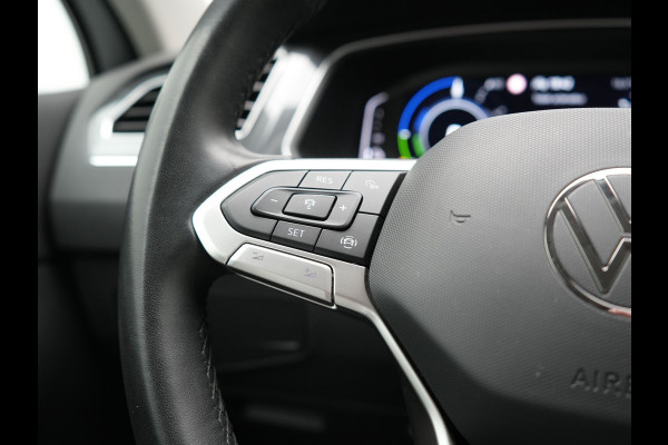 Volkswagen Tiguan 1.4 TSI eHybrid Life PHEV 245pk | Trekhaak Af Fabriek | Adaptive Cruise | Stoelen & Stuur Verwarmd | Navigatie | Virtual Cockpit | DAB | Plug In Hybrid |