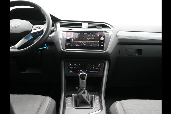 Volkswagen Tiguan 1.4 TSI eHybrid Life PHEV 245pk | Trekhaak Af Fabriek | Adaptive Cruise | Stoelen & Stuur Verwarmd | Navigatie | Virtual Cockpit | DAB | Plug In Hybrid |
