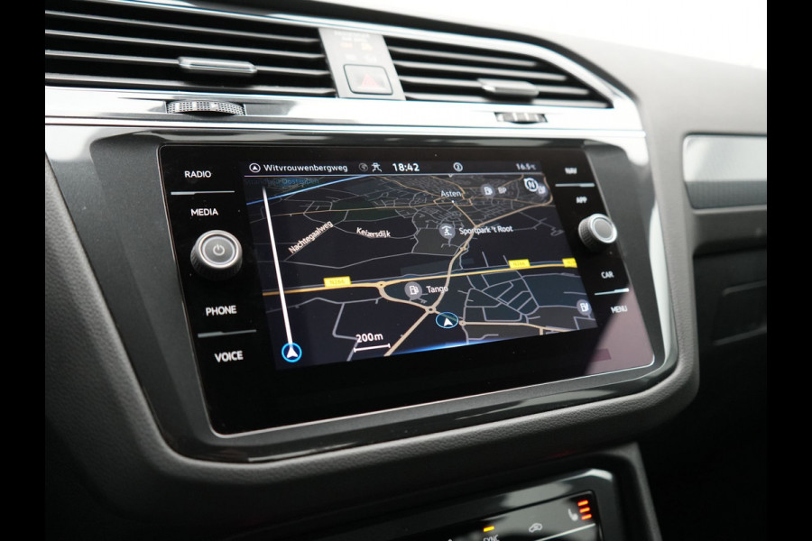 Volkswagen Tiguan 1.4 TSI eHybrid Life PHEV 245pk | Trekhaak Af Fabriek | Adaptive Cruise | Stoelen & Stuur Verwarmd | Navigatie | Virtual Cockpit | DAB | Plug In Hybrid |