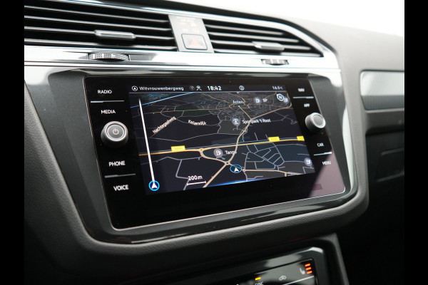 Volkswagen Tiguan 1.4 TSI eHybrid Life PHEV 245pk | Trekhaak Af Fabriek | Adaptive Cruise | Stoelen & Stuur Verwarmd | Navigatie | Virtual Cockpit | DAB | Plug In Hybrid |