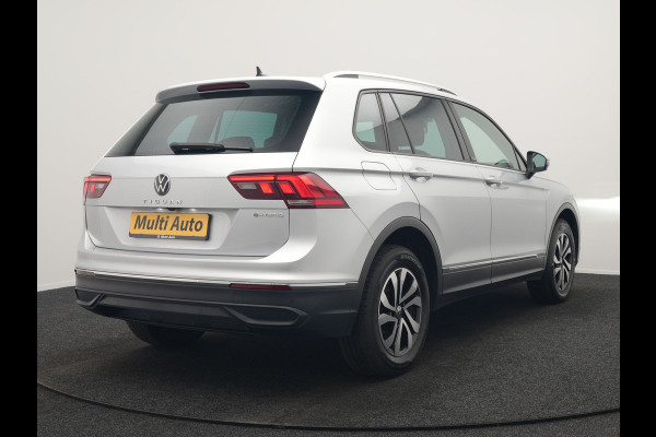 Volkswagen Tiguan 1.4 TSI eHybrid Active PHEV 245pk Dealer O.H. | Trekhaak Af Fabriek | Adaptive Cruise | Camera | LED verlichting | Stoelen & Stuur Verwarmd | Apple Carplay | Navigatie | Virtual Cockpit | DAB | Plug In Hybrid |