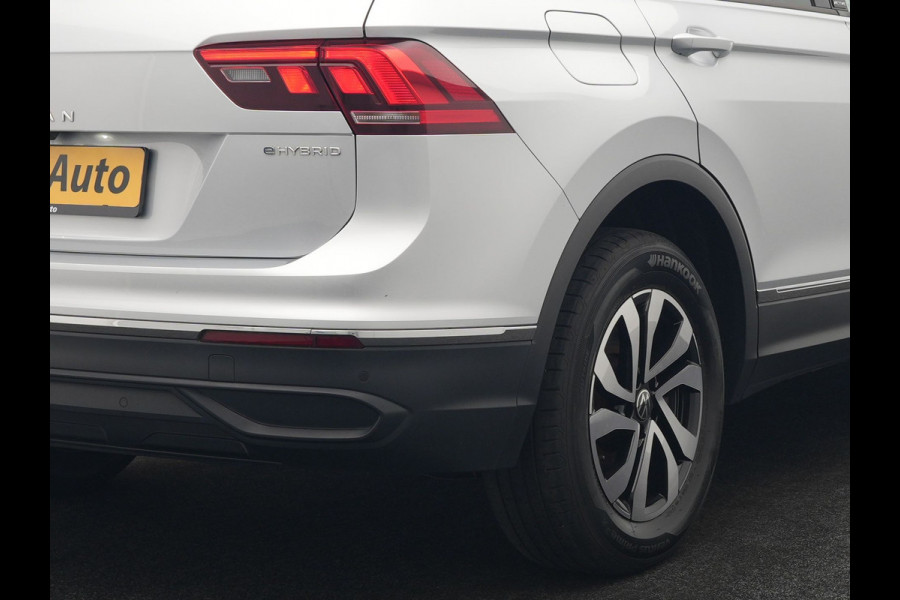 Volkswagen Tiguan 1.4 TSI eHybrid Active PHEV 245pk Dealer O.H. | Trekhaak Af Fabriek | Adaptive Cruise | Camera | LED verlichting | Stoelen & Stuur Verwarmd | Apple Carplay | Navigatie | Virtual Cockpit | DAB | Plug In Hybrid |