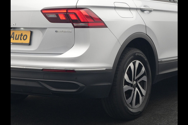 Volkswagen Tiguan 1.4 TSI eHybrid Active PHEV 245pk Dealer O.H. | Trekhaak Af Fabriek | Adaptive Cruise | Camera | LED verlichting | Stoelen & Stuur Verwarmd | Apple Carplay | Navigatie | Virtual Cockpit | DAB | Plug In Hybrid |