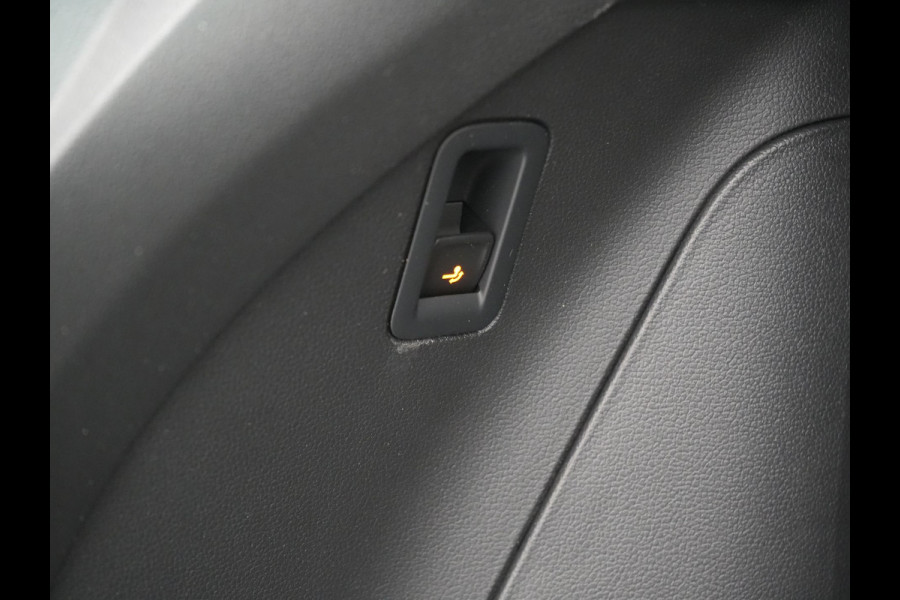 Volkswagen Tiguan 1.4 TSI eHybrid Active PHEV 245pk Dealer O.H. | Trekhaak Af Fabriek | Adaptive Cruise | Camera | LED verlichting | Stoelen & Stuur Verwarmd | Apple Carplay | Navigatie | Virtual Cockpit | DAB | Plug In Hybrid |