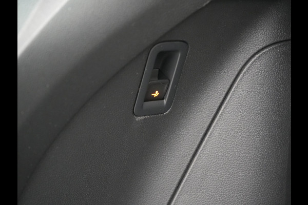 Volkswagen Tiguan 1.4 TSI eHybrid Active PHEV 245pk Dealer O.H. | Trekhaak Af Fabriek | Adaptive Cruise | Camera | LED verlichting | Stoelen & Stuur Verwarmd | Apple Carplay | Navigatie | Virtual Cockpit | DAB | Plug In Hybrid |