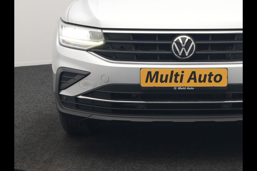 Volkswagen Tiguan 1.4 TSI eHybrid Active PHEV 245pk Dealer O.H. | Trekhaak Af Fabriek | Adaptive Cruise | Camera | LED verlichting | Stoelen & Stuur Verwarmd | Apple Carplay | Navigatie | Virtual Cockpit | DAB | Plug In Hybrid |