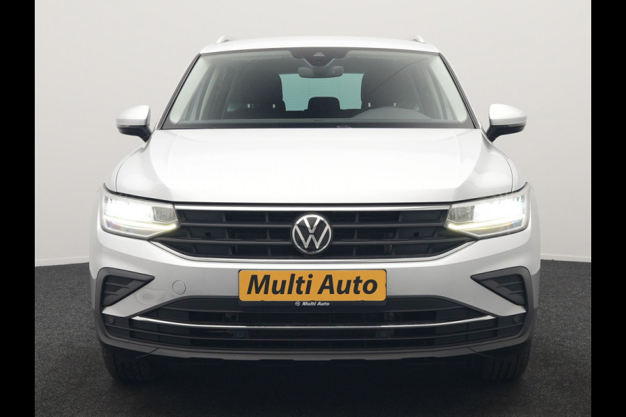 Volkswagen Tiguan 1.4 TSI eHybrid Active PHEV 245pk Dealer O.H. | Trekhaak Af Fabriek | Adaptive Cruise | Camera | LED verlichting | Stoelen & Stuur Verwarmd | Apple Carplay | Navigatie | Virtual Cockpit | DAB | Plug In Hybrid |