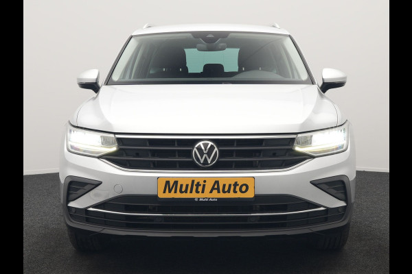 Volkswagen Tiguan 1.4 TSI eHybrid Active PHEV 245pk Dealer O.H. | Trekhaak Af Fabriek | Adaptive Cruise | Camera | LED verlichting | Stoelen & Stuur Verwarmd | Apple Carplay | Navigatie | Virtual Cockpit | DAB | Plug In Hybrid |