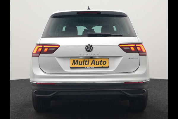 Volkswagen Tiguan 1.4 TSI eHybrid Active PHEV 245pk Dealer O.H. | Trekhaak Af Fabriek | Adaptive Cruise | Camera | LED verlichting | Stoelen & Stuur Verwarmd | Apple Carplay | Navigatie | Virtual Cockpit | DAB | Plug In Hybrid |