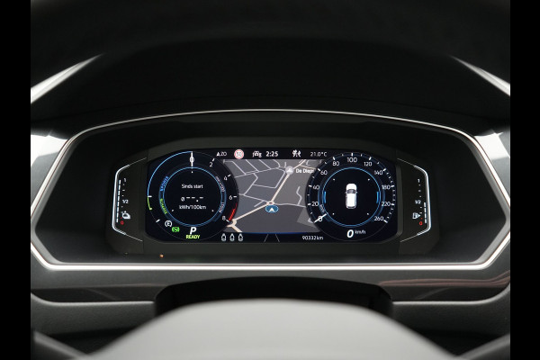 Volkswagen Tiguan 1.4 TSI eHybrid Active PHEV 245pk Dealer O.H. | Trekhaak Af Fabriek | Adaptive Cruise | Camera | LED verlichting | Stoelen & Stuur Verwarmd | Apple Carplay | Navigatie | Virtual Cockpit | DAB | Plug In Hybrid |