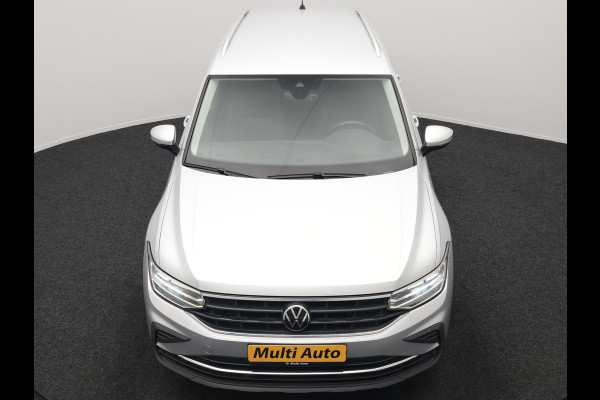 Volkswagen Tiguan 1.4 TSI eHybrid Active PHEV 245pk Dealer O.H. | Trekhaak Af Fabriek | Adaptive Cruise | Camera | LED verlichting | Stoelen & Stuur Verwarmd | Apple Carplay | Navigatie | Virtual Cockpit | DAB | Plug In Hybrid |