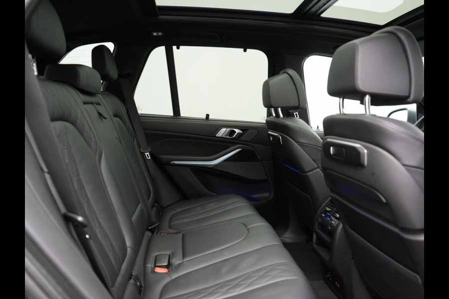 BMW X5 xDrive50e High Executive PHEV 490pk Dealer O.H. | Panodak Sky Lounge | M Sport | Luchtvering | Head Up | 360 Camera | Harman / Kardon | Nappa Lederen Comfortstoelen Memory & Verwarmd | Carbon Schwarz | Apple Carplay | Keyless | Blis | 22"L Plug In Hybrid |