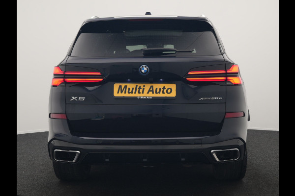 BMW X5 xDrive50e High Executive PHEV 490pk Dealer O.H. | Panodak Sky Lounge | M Sport | Luchtvering | Head Up | 360 Camera | Harman / Kardon | Nappa Lederen Comfortstoelen Memory & Verwarmd | Carbon Schwarz | Apple Carplay | Keyless | Blis | 22"L Plug In Hybrid |