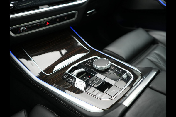 BMW X5 xDrive50e High Executive PHEV 490pk Dealer O.H. | Panodak Sky Lounge | M Sport | Luchtvering | Head Up | 360 Camera | Harman / Kardon | Nappa Lederen Comfortstoelen Memory & Verwarmd | Carbon Schwarz | Apple Carplay | Keyless | Blis | 22"L Plug In Hybrid |