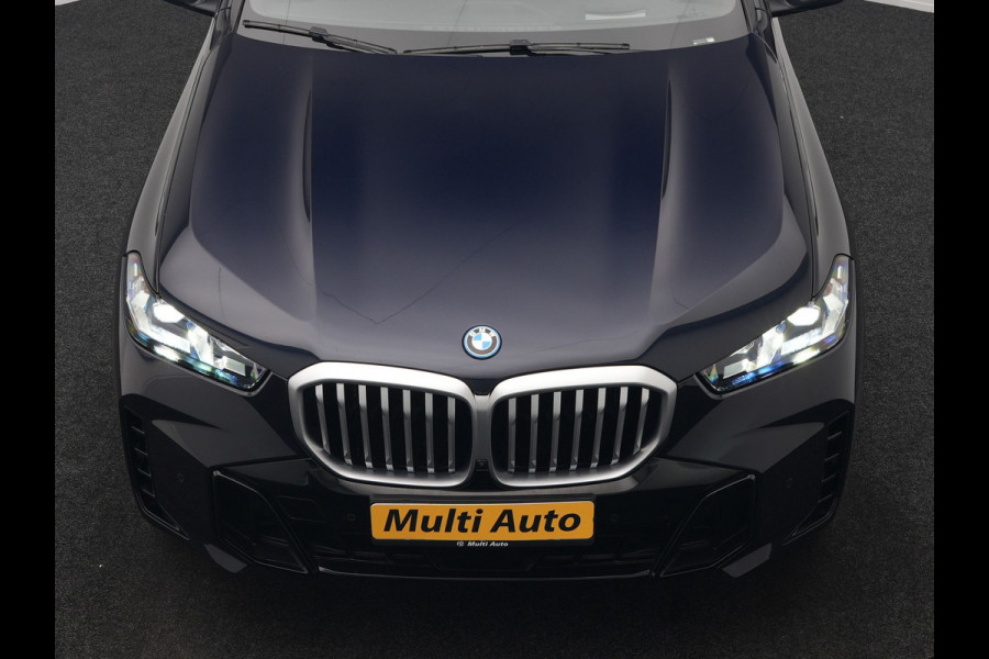 BMW X5 xDrive50e High Executive PHEV 490pk Dealer O.H. | Panodak Sky Lounge | M Sport | Luchtvering | Head Up | 360 Camera | Harman / Kardon | Nappa Lederen Comfortstoelen Memory & Verwarmd | Carbon Schwarz | Apple Carplay | Keyless | Blis | 22"L Plug In Hybrid |